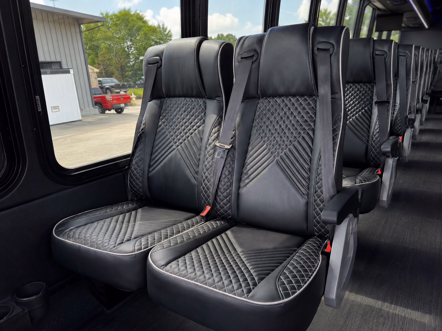 how the type of bus changes the price in murfreesboro tennessee