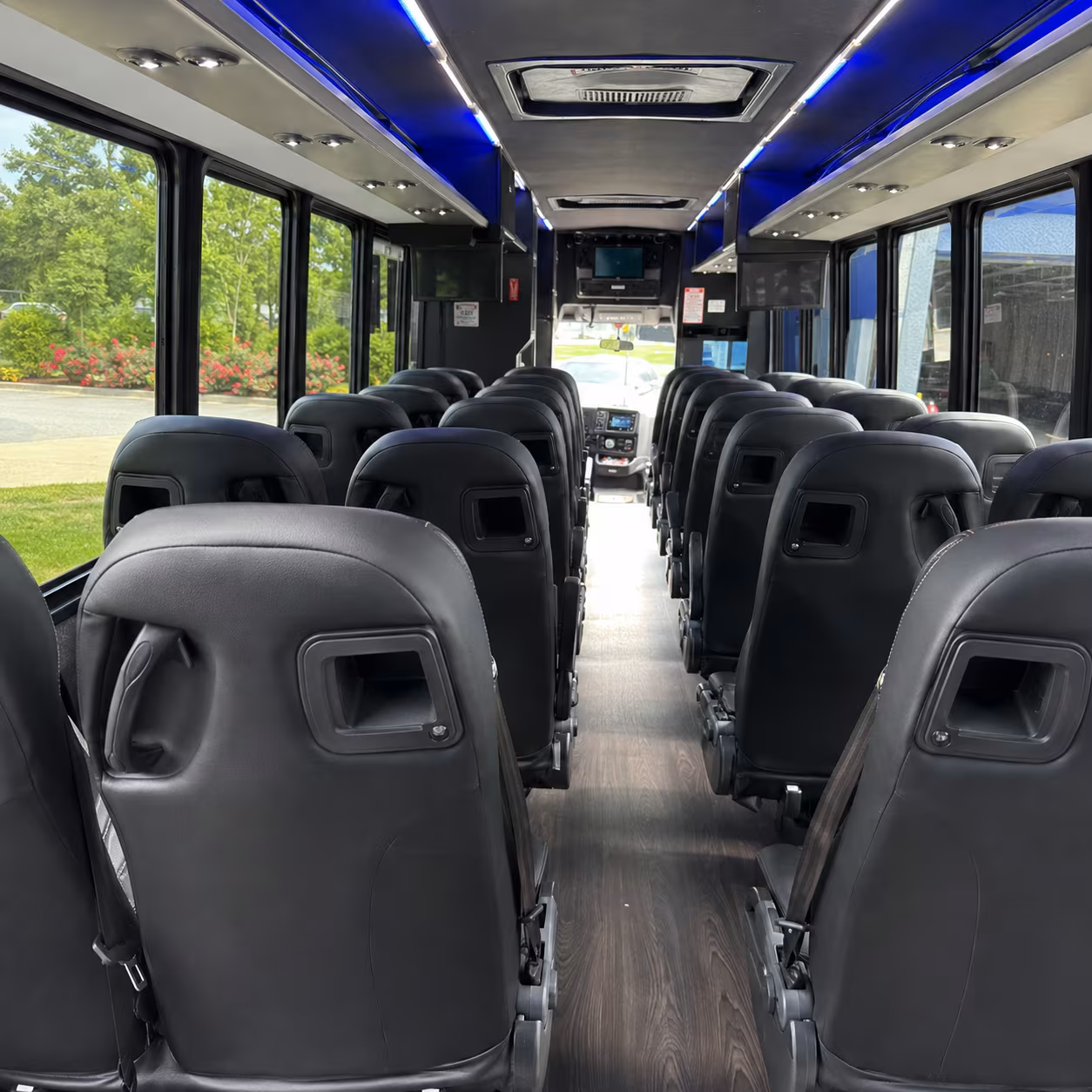 minibus rentals for private group wine tastings near murfreesboro